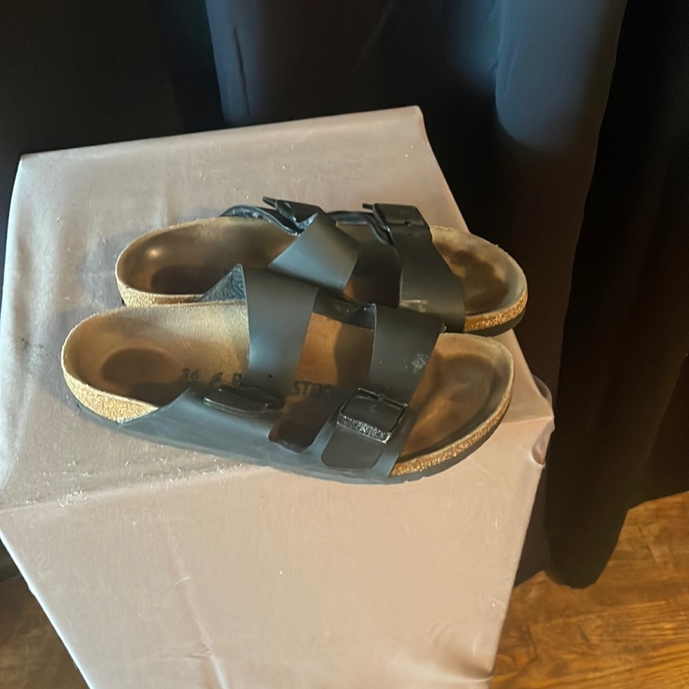 Birkenstocks shoes in women’s sandals size 36